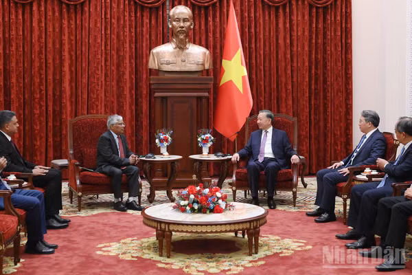 Tổng Bí thư, Chủ tịch nước Tô Lâm tiếp Đại sứ Bangladesh tại Việt Nam tới chào từ biệt, ngày 5/9/2026. (Ảnh: ĐĂNG KHOA)