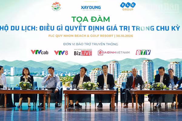 Các chuyên gia đóng góp ý kiến tại tọa đàm. (Ảnh: PHÚC THẮNG)