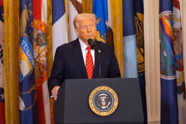 Tổng thống Mỹ Donald Trump phát biểu tại Nhà trắng, Washington D.C. (Ảnh: THX/TTXVN)