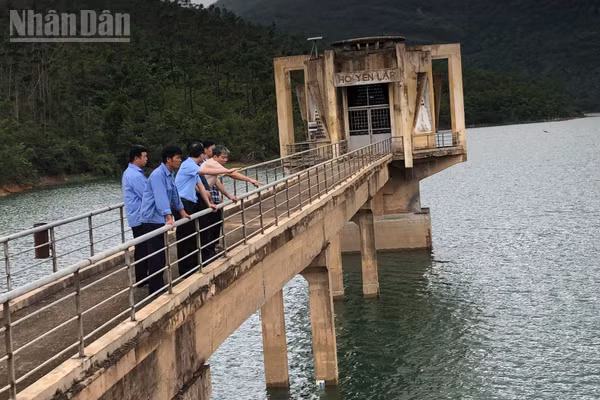Bảo đảm an toàn công trình thủy lợi khi xảy ra mưa lớn. (Ảnh: Bảo Hân)