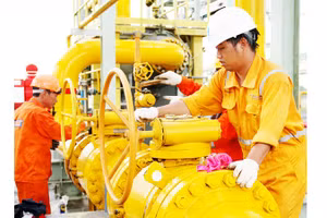 Hơn 10 tỷ USD nhập khẩu nhiên liệu trong bốn tháng
