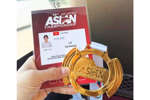 Bán đấu giá 2 tấm HCV