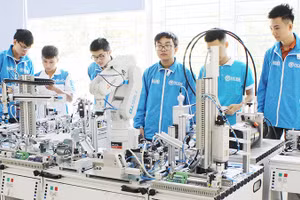 Đào tạo nguồn nhân lực chất lượng cao làm chủ các công nghệ để phát triển. Ảnh: NAM HẢI