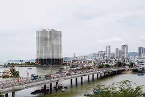 Hội thảo quốc gia về đổi mới mô hình phát triển đất nước