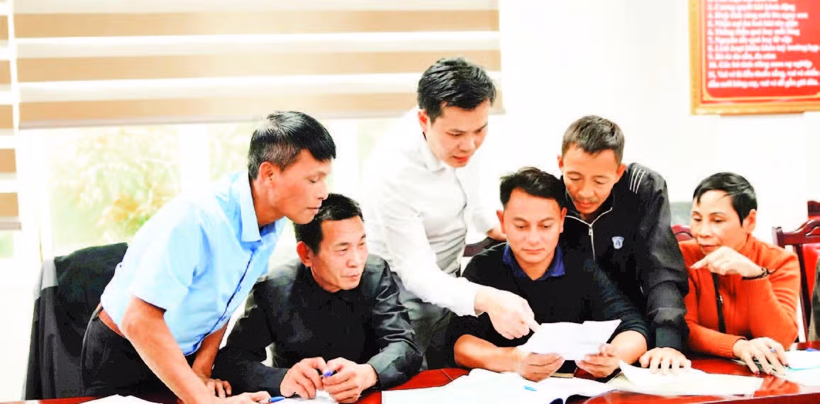 huong-dan-hoc-vien-su-dung-so-sach-va-bieu-mau-anh-hong-tam.jpg