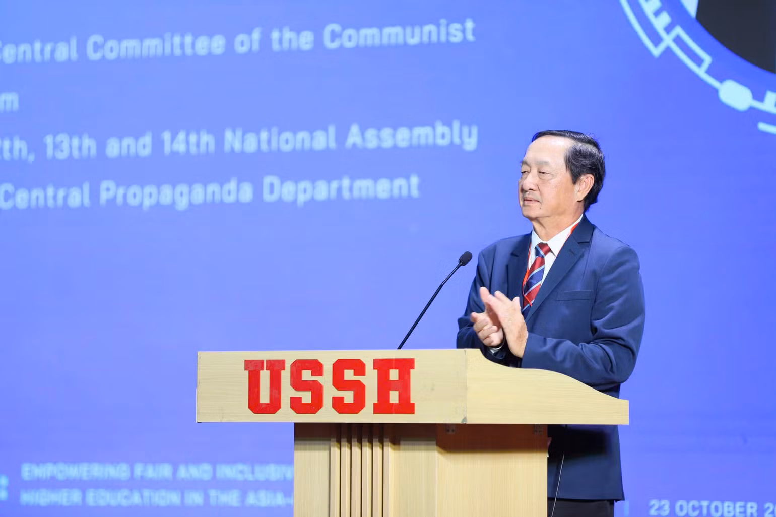 0c4a28f015dd9583cccc.jpg