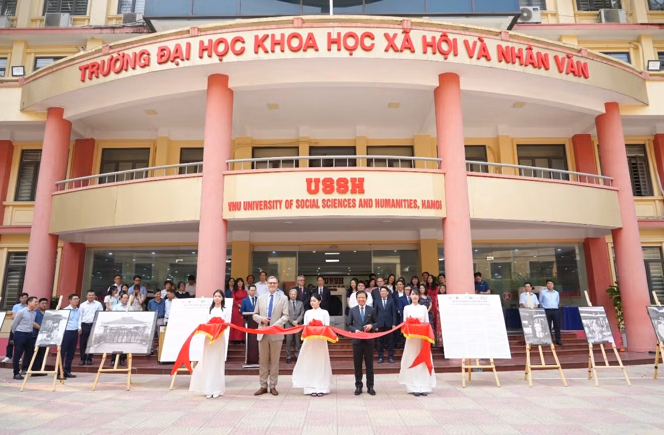 Khai mạc Triển lãm trưng bày về lịch sử giáo dục Việt-Pháp thời thuộc địa.