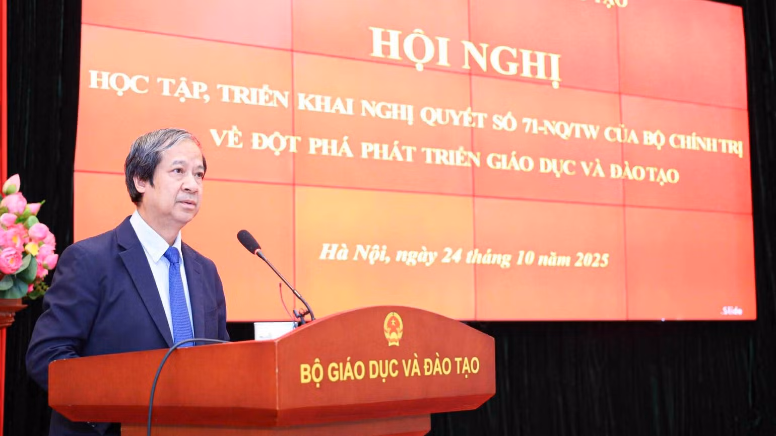 Bộ trưởng Giáo dục và Đào tạo Nguyễn Kim Sơn phát biểu tại hội nghị.