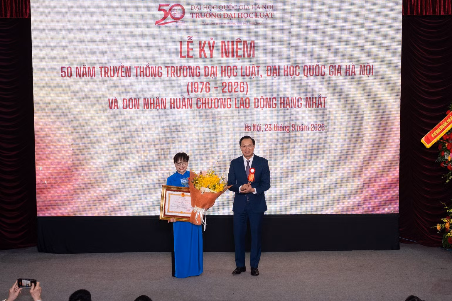 Phó Giáo sư, Tiến sĩ Nguyễn Thị Quế Anh được nhận Huân chương Lao động hạng Ba. (Ảnh: TT)