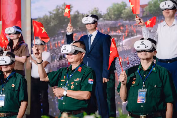 Thông qua công nghệ VR, chương trình đưa người dân, du khách "xuyên không" trở về thời khắc lịch sử ngày 2/9/1945. (Ảnh: VOV)