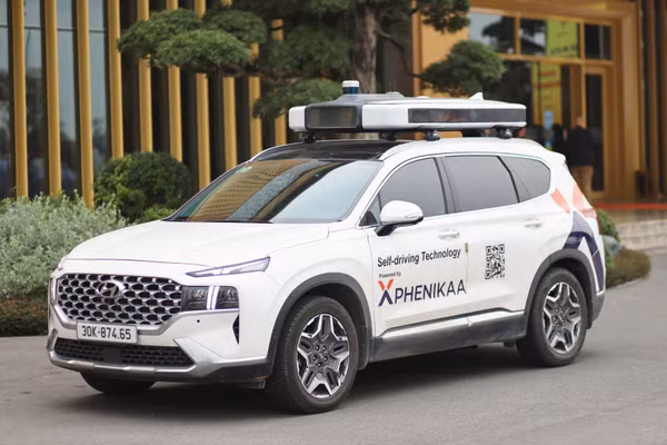 Robot taxi tự hành do Công ty cổ phần Phenikaa-X nghiên cứu phát triển là một trong bốn dòng phương tiện được thử nghiệm.