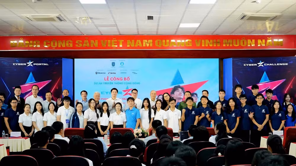 Phát huy vai trò tiên phong của thế hệ trẻ trong cuộc chiến chống lừa đảo trên không gian mạng. Ảnh: Ban tổ chức