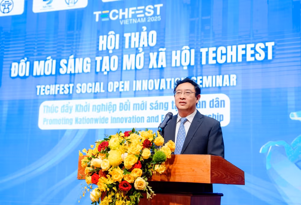 pham-hong-quat-phat-bieu-khai-mac.jpg