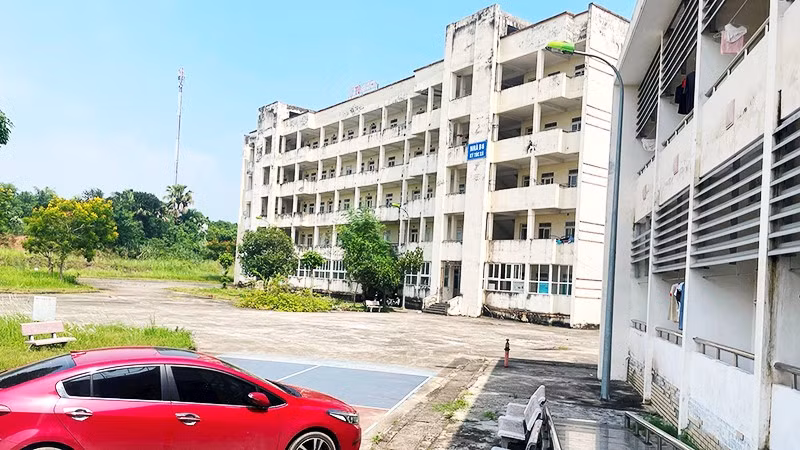 Trường đại học Khoa học (thuộc Đại học Thái Nguyên) sửa chữa hai tòa ký túc xá tại cơ sở 2 (Trường cao đẳng Luật miền bắc cũ), giải quyết chỗ ở cho 1.000 sinh viên.