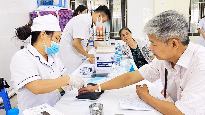 Cần hạn chế xét nghiệm lặp lại, giảm chi phí và thời gian chờ đợi cho bệnh nhân. Ảnh: NAM NGUYỄN