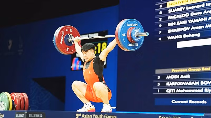 Vận động viên Nguyễn Thành Duy giành Huy chương vàng cử tạ hạng 65 kg nam.