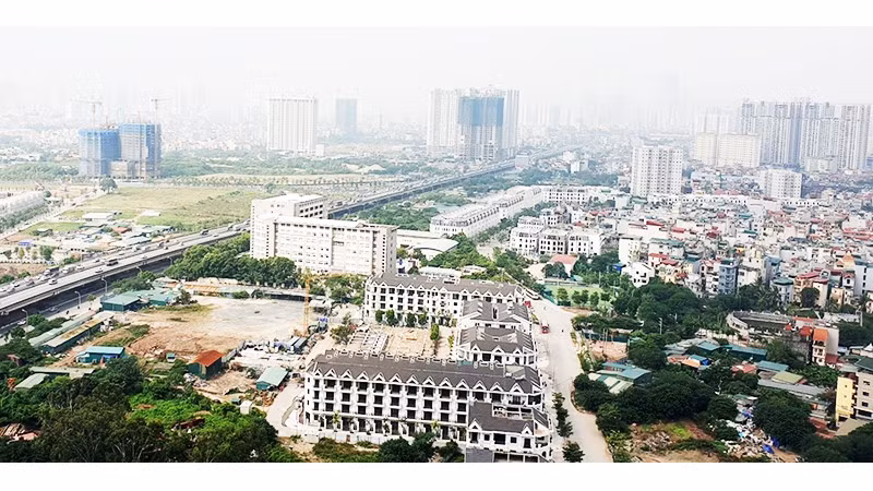 Khẩn trương tháo gỡ khó khăn, vướng mắc cho các dự án tồn đọng kéo dài. Ảnh: NAM ANH