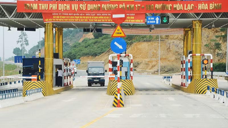 Thanh toán điện tử là xu hướng tất yếu trong quá trình hiện đại hóa giao thông. Ảnh: NGUYỆT ANH