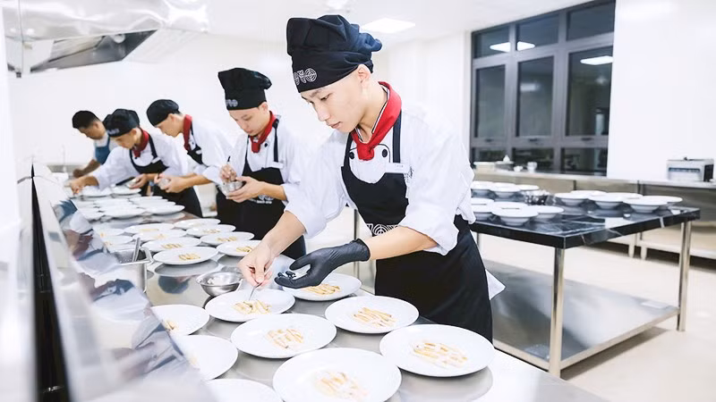 Học viên KOTO thực hành tại trường.
