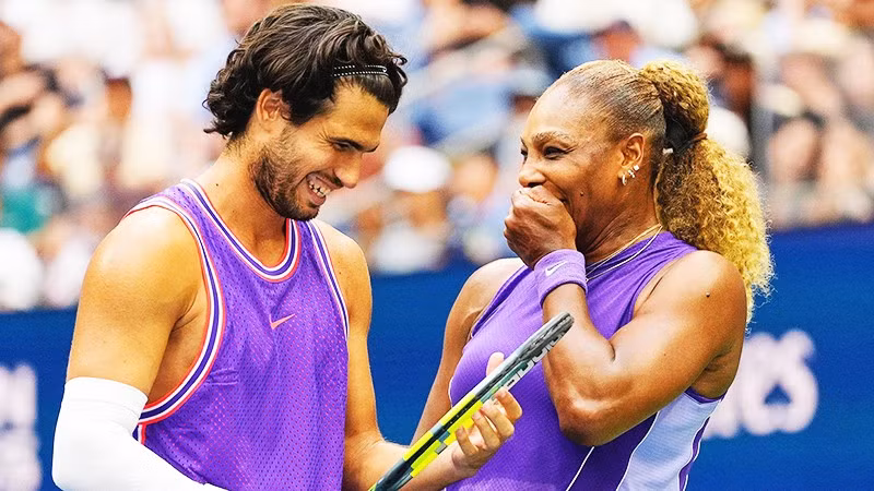 Màn thi đấu của cặp đôi ngôi sao - huyền thoại Serena Williams và Carlos Alcaraz khiến giải US Open trở nên sôi động hơn.