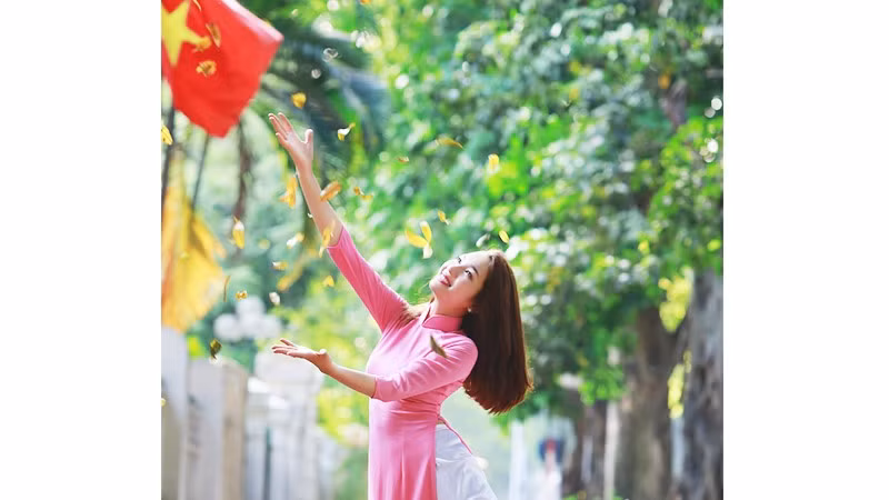 Đón thu. Ảnh: HẢI ANH