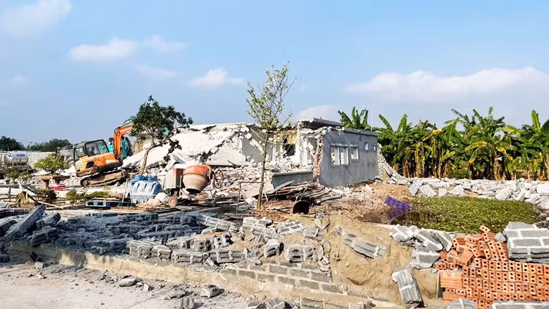 Một công trình vi phạm trên đất nông nghiệp tại phường Trần Lãm (Hưng Yên) đã bị cưỡng chế.