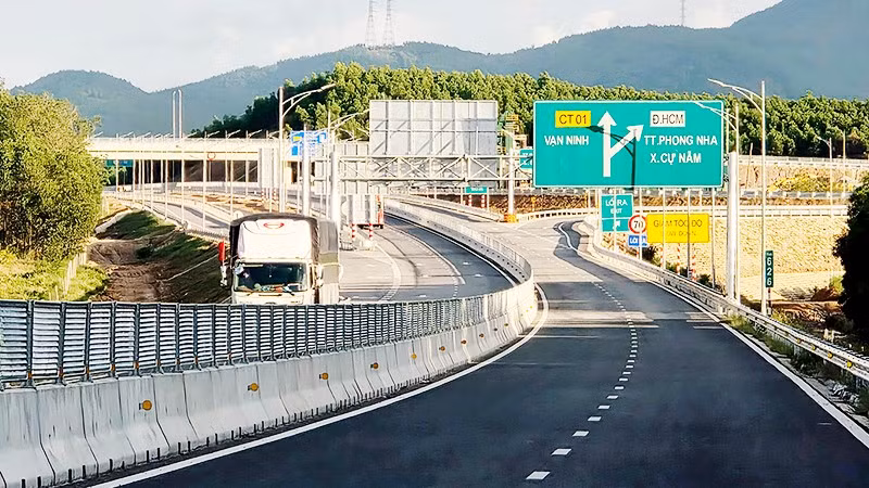 Kết cấu hạ tầng có bước tiến vượt bậc với 3.245km đường cao tốc hoàn thành. Ảnh: NAM NGUYỄN