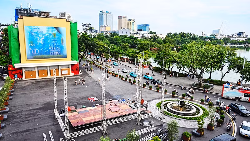 Quảng trường Đông Kinh Nghĩa Thục sau khi mở rộng. Ảnh: THÀNH ĐẠT 