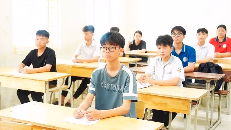 Dự kiến, kỳ thi vào lớp 10 sẽ chỉ còn hai môn Toán và Ngữ văn nhằm giảm áp lực cho thí sinh. 