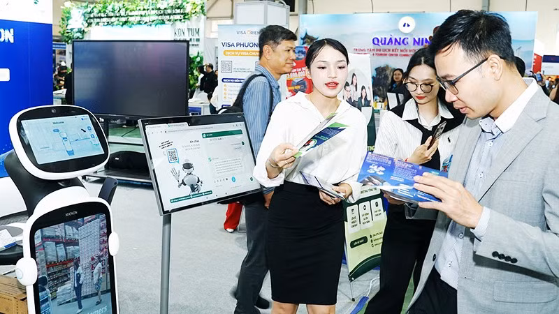 Kinh tế số và đổi mới sáng tạo phát triển mạnh mẽ tạo nhiều không gian cho tăng trưởng. Ảnh: SONG ANH