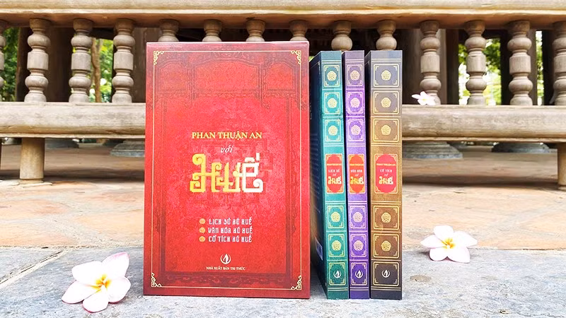  Những trang sách “đời người” với Huế