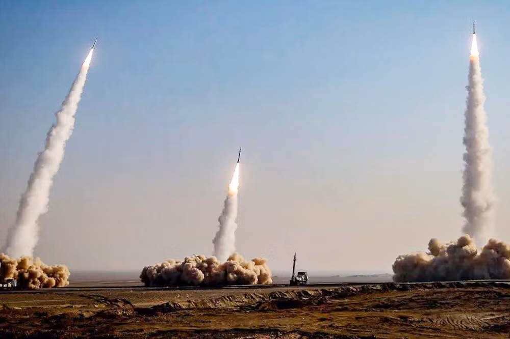 Một cuộc tập trận tên lửa của quân đội Iran. Ảnh: AFP