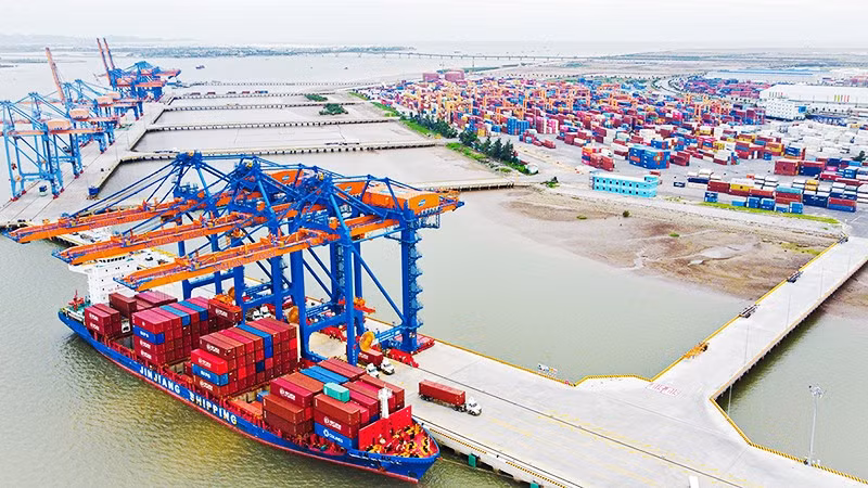 Mỹ, EU, Trung Quốc... tiếp tục là các thị trường chiếm phần lớn kim ngạch xuất nhập khẩu Việt Nam. Ảnh: LÊ MINH