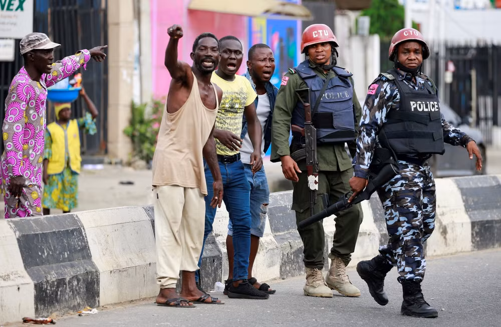 Nigeria tăng cường lực lượng an ninh. Ảnh: GETTY