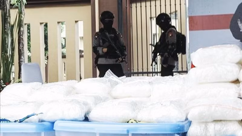 Một vụ bắt giữ ma túy tại Indonesia. Ảnh: AFP