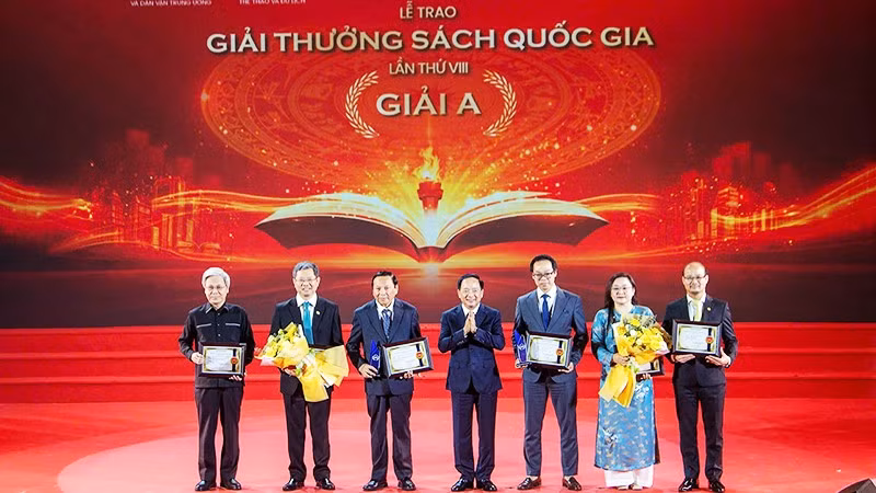 Trao giải A sách quốc gia lần thứ 8.