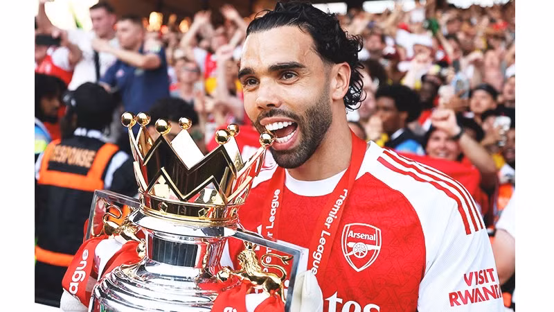 Sự ổn định của David Raya trở thành nền móng cho mùa giải lịch sử của Arsenal.