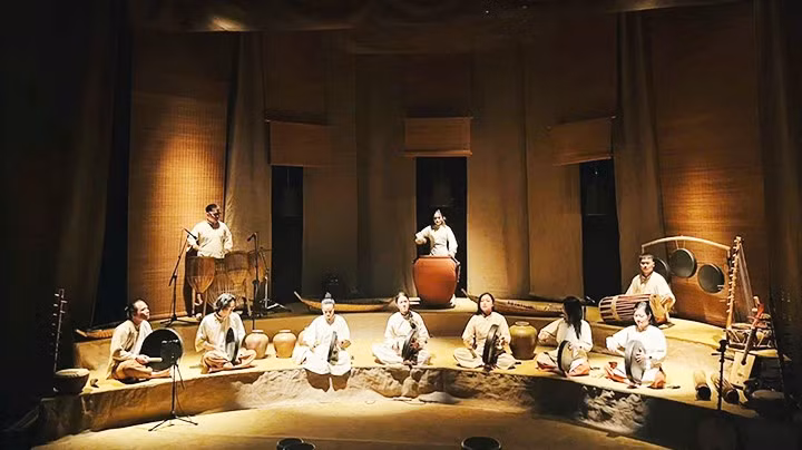 Chờ gốm hát ca