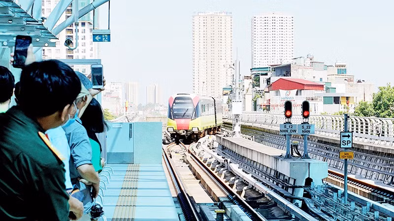 Tuyến đường sắt đô thị Nhổn - Ga Hà Nội. Ảnh: NAM HẢI