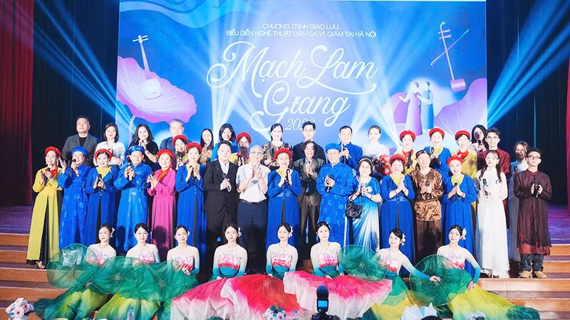 Nhiều sinh viên đã phối hợp tổ chức được những chương trình nghệ thuật và được các chuyên gia, nghệ sĩ, người xem hưởng ứng.