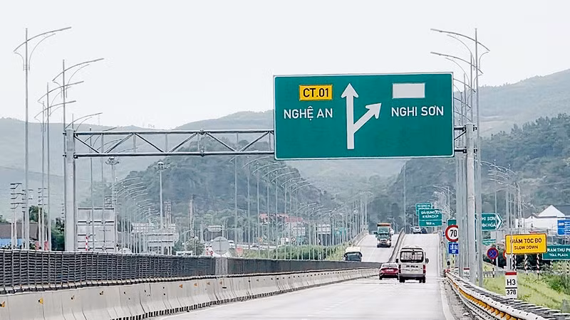 Dự án cao tốc Bắc - Nam được hoàn thành sẽ giúp kết nối các vùng kinh tế. Ảnh: HẢI NGUYỄN