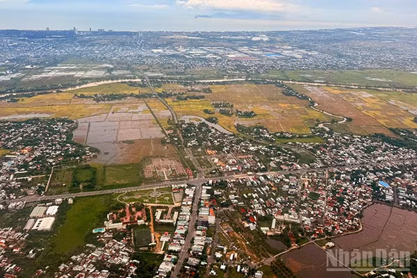 Đà Nẵng tập trung tháo gỡ, khơi thông nguồn lực đất đai, thu hút đầu tư để tạo ra những mục tiêu tăng trưởng. (Ảnh: ANH QUÂN)