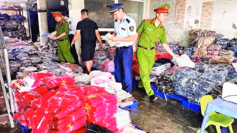 Lực lượng chức năng triển khai đợt cao điểm đấu tranh, xử lý các hành vi xâm phạm quyền sở hữu trí tuệ trong tháng 5/2026.
