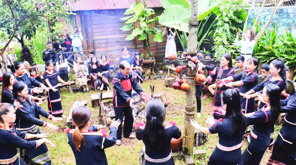 nghe-si-uu-tu.jpg