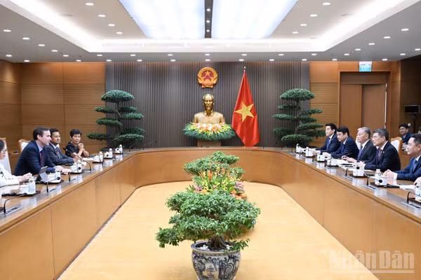Quang cảnh buổi tiếp. (Ảnh: TRẦN HẢI)