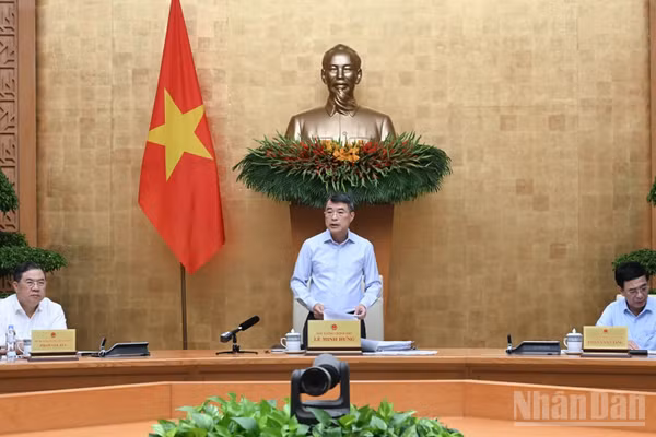Thủ tướng Chính phủ Lê Minh Hưng chủ trì Phiên họp Chính phủ thường kỳ tháng 8. (Ảnh: TRẦN HẢI)