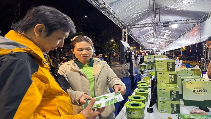 Sản phẩm bắt muỗi và bọ gậy Mosla tham gia triển lãm trong khuôn khổ Ngày hội Khởi nghiệp sáng tạo năm 2025.
