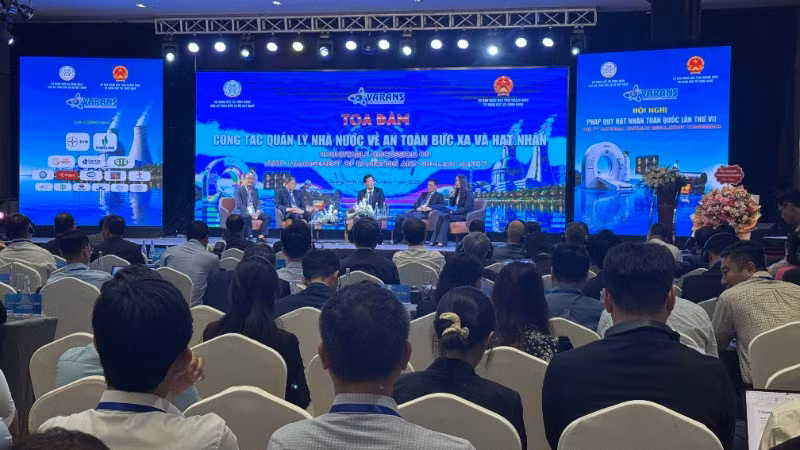 Quang cảnh Hội nghị Pháp quy hạt nhân toàn quốc lần thứ VII.