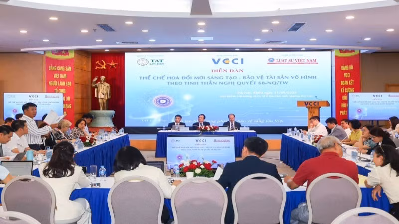 Toàn cảnh Diễn đàn “Thể chế hóa đổi mới sáng tạo-Bảo vệ tài sản vô hình theo tinh thần Nghị quyết 68-NQ/TW”.
