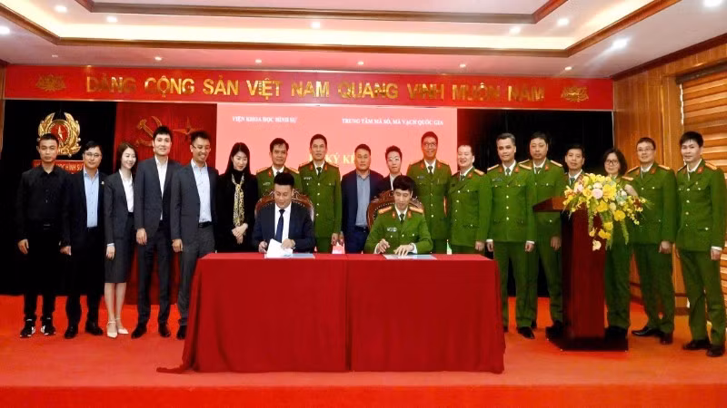 Quang cảnh lễ ký kết giữa Viện Khoa học hình sự và Trung tâm Mã số, mã vạch quốc gia.